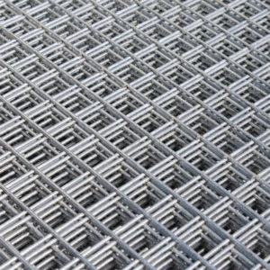 Welded wire mesh panel